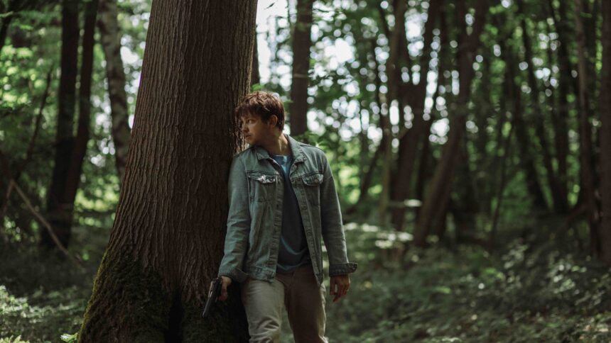 Dans la forêt lointaine, on entend le six-coups / Photo : © Sofie Gheysens